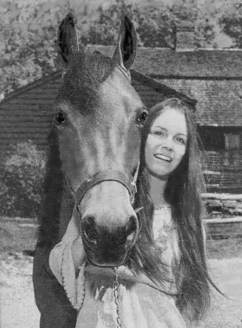 Nisa and Miss Roberta are shown together at Bolton's Fernwood Farm in this picture taken in 1974.